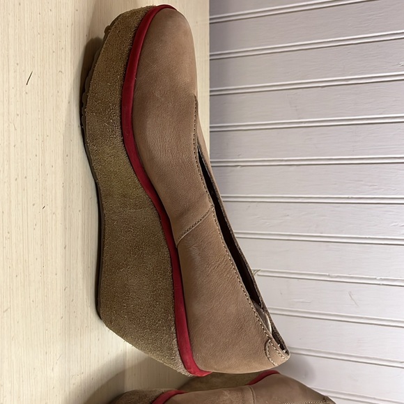 Fly London Suede Platform Wedge Heels Tan with Red Trim - Picture 4 of 11